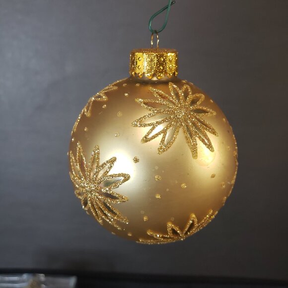 Lot of 4 Gold Glitter Christmas Tree Ornaments Bows with Faux Pearl - Picture 7 of 7